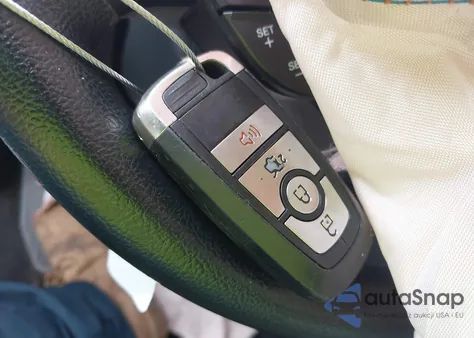 2018 Ford Fusion Se z USA, uszkodzony, nr VIN 3FA6P0H76JR182981